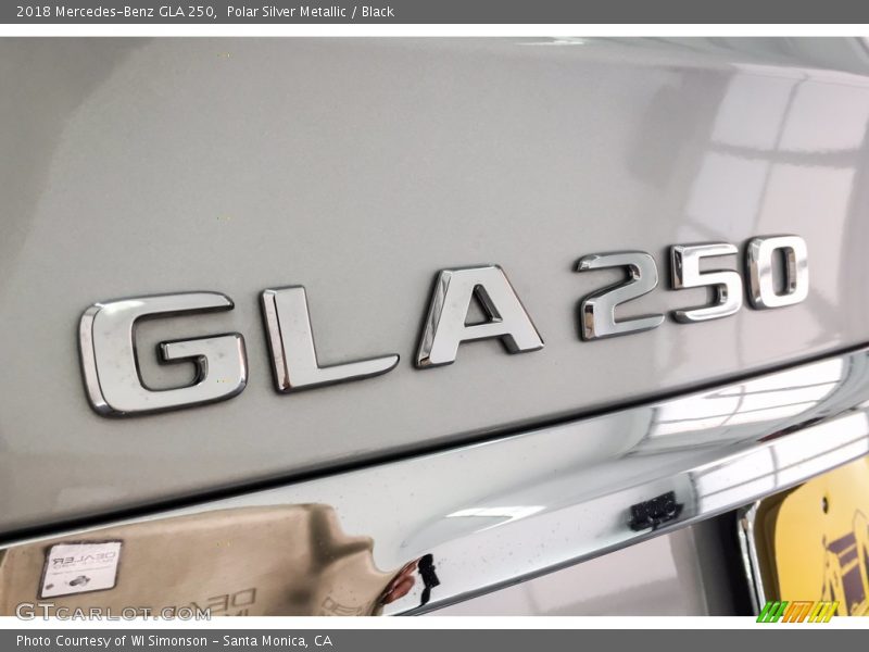 Polar Silver Metallic / Black 2018 Mercedes-Benz GLA 250