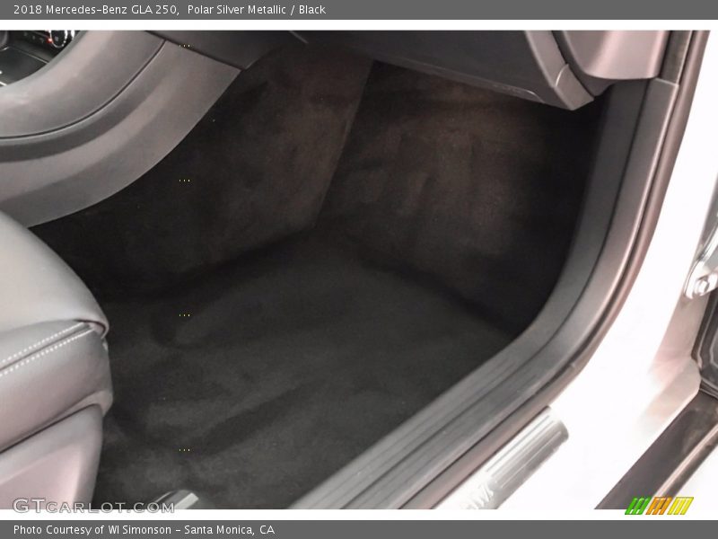 Polar Silver Metallic / Black 2018 Mercedes-Benz GLA 250