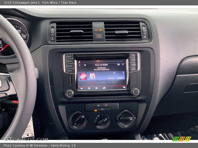 Pure White / Titan Black 2016 Volkswagen Jetta S