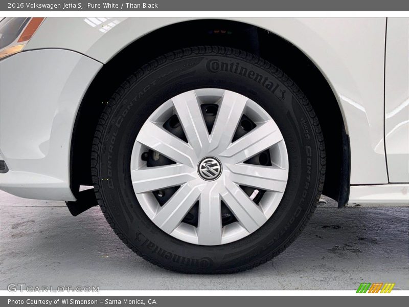 Pure White / Titan Black 2016 Volkswagen Jetta S