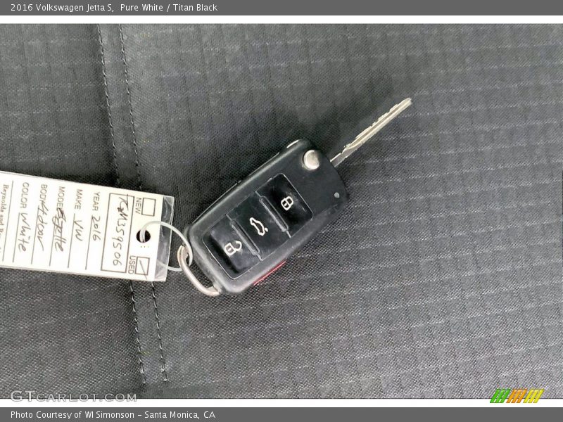 Pure White / Titan Black 2016 Volkswagen Jetta S