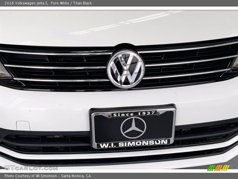 Pure White / Titan Black 2016 Volkswagen Jetta S