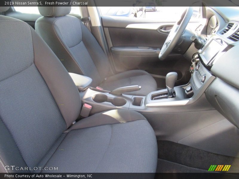Fresh Powder / Charcoal 2019 Nissan Sentra S