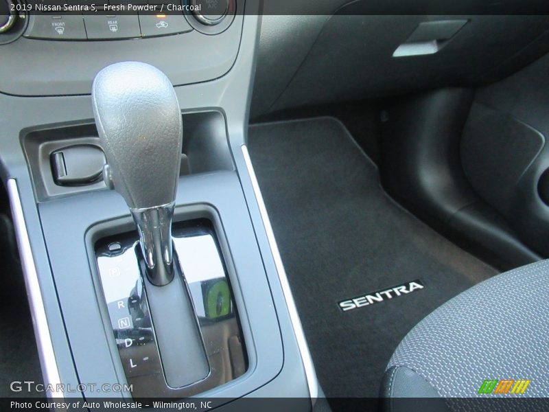 Fresh Powder / Charcoal 2019 Nissan Sentra S