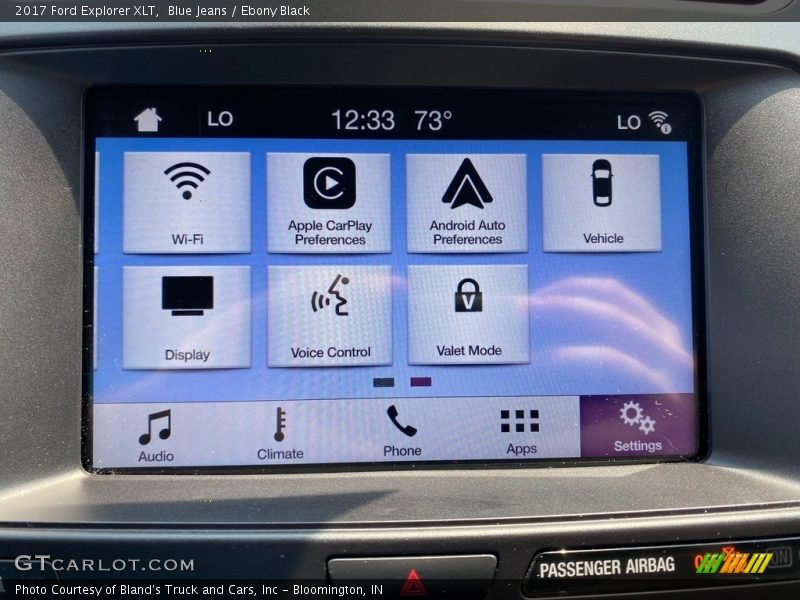 Blue Jeans / Ebony Black 2017 Ford Explorer XLT