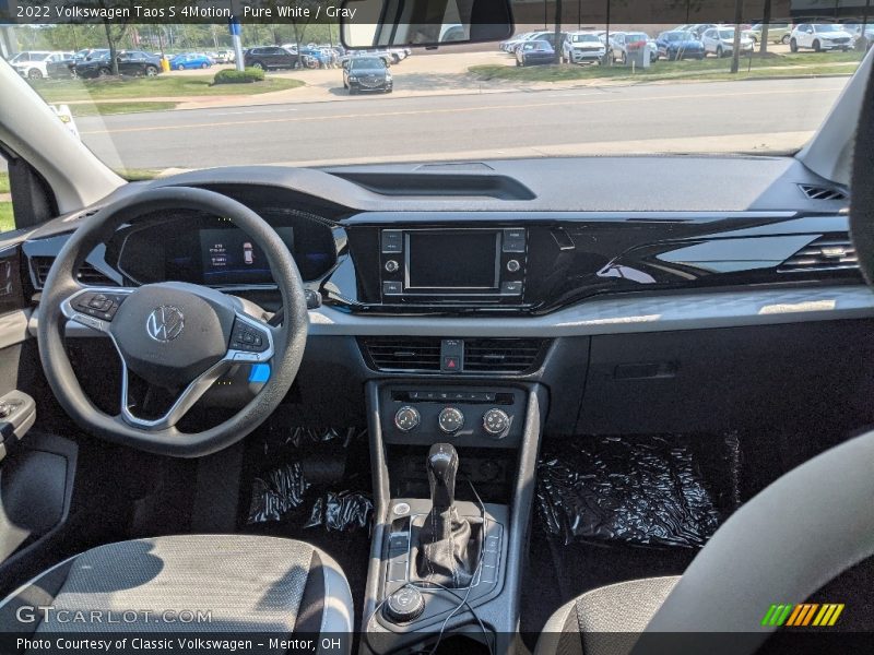 Pure White / Gray 2022 Volkswagen Taos S 4Motion