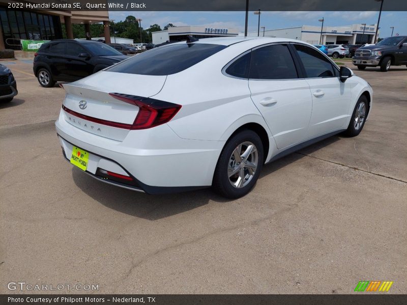 Quartz White / Black 2022 Hyundai Sonata SE