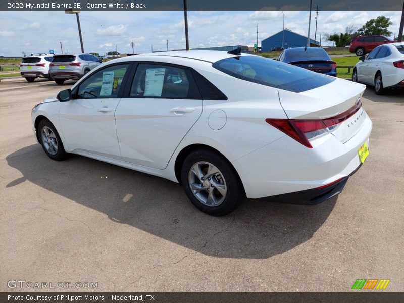 Quartz White / Black 2022 Hyundai Elantra SE