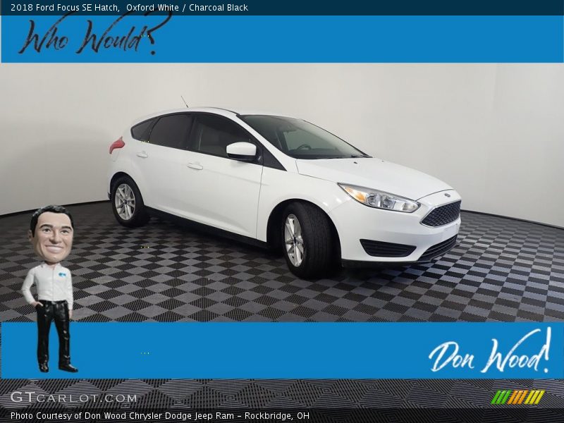 Oxford White / Charcoal Black 2018 Ford Focus SE Hatch