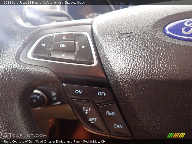 Oxford White / Charcoal Black 2018 Ford Focus SE Hatch