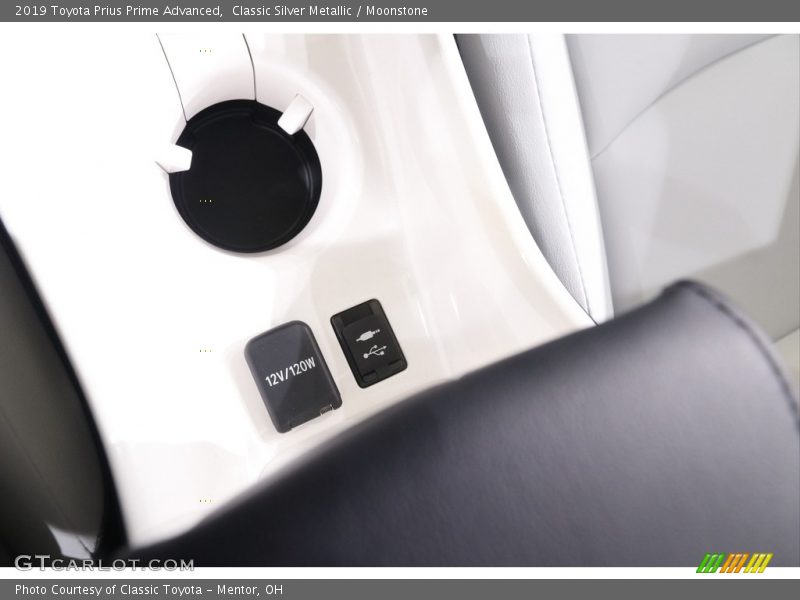Classic Silver Metallic / Moonstone 2019 Toyota Prius Prime Advanced