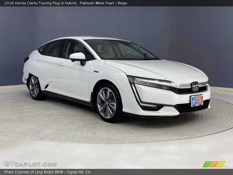 Front 3/4 View of 2018 Clarity Touring Plug In Hybrid