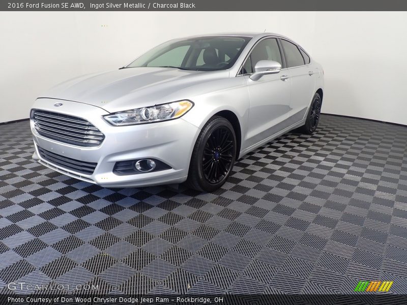 Ingot Silver Metallic / Charcoal Black 2016 Ford Fusion SE AWD
