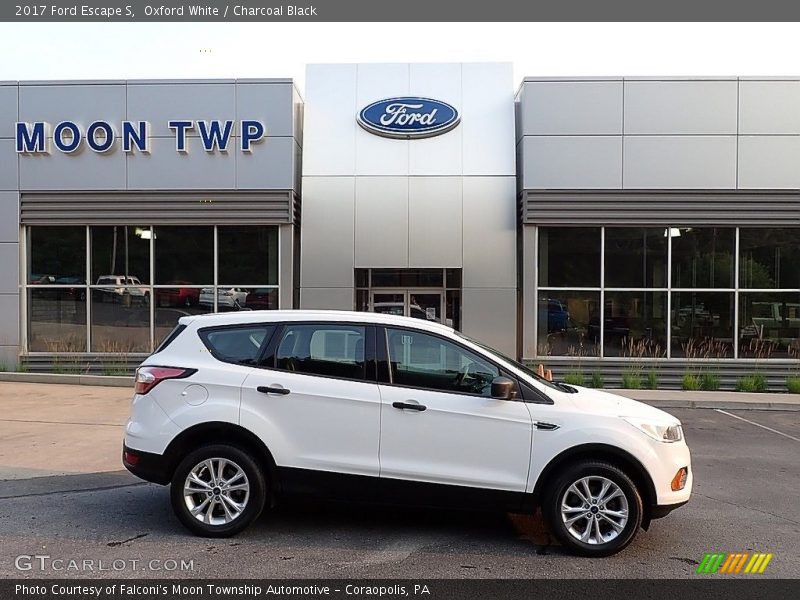 Oxford White / Charcoal Black 2017 Ford Escape S