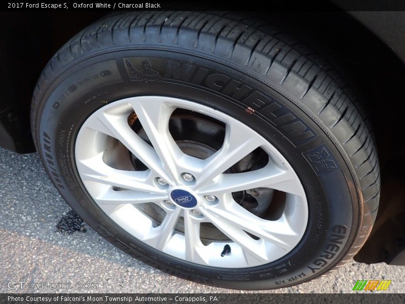 Oxford White / Charcoal Black 2017 Ford Escape S