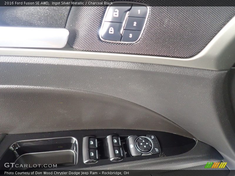 Ingot Silver Metallic / Charcoal Black 2016 Ford Fusion SE AWD