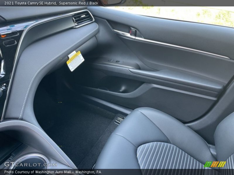 Supersonic Red / Black 2021 Toyota Camry SE Hybrid