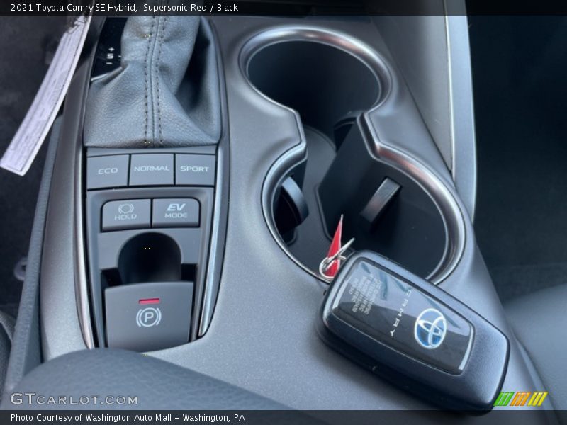Supersonic Red / Black 2021 Toyota Camry SE Hybrid