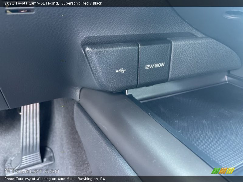 Supersonic Red / Black 2021 Toyota Camry SE Hybrid