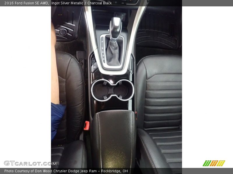Ingot Silver Metallic / Charcoal Black 2016 Ford Fusion SE AWD