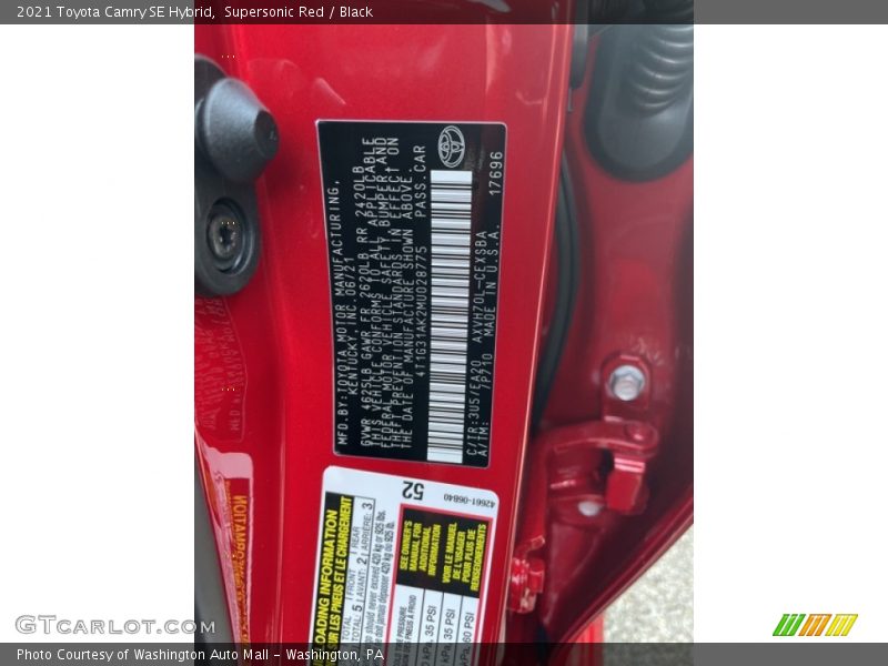 Supersonic Red / Black 2021 Toyota Camry SE Hybrid