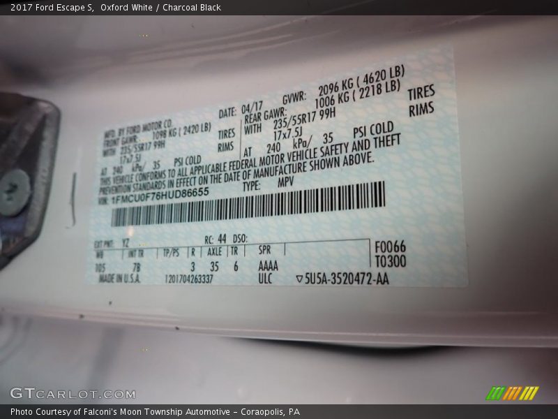 Oxford White / Charcoal Black 2017 Ford Escape S