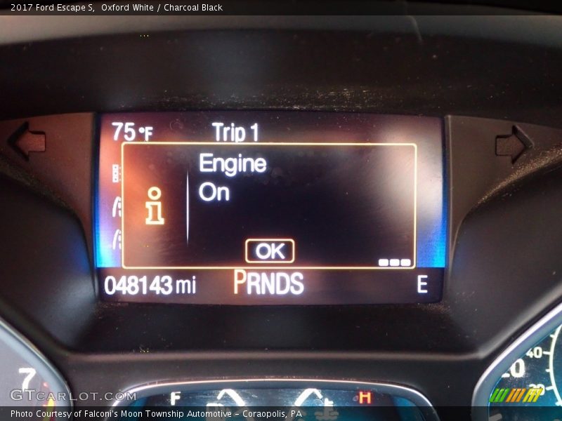 Oxford White / Charcoal Black 2017 Ford Escape S