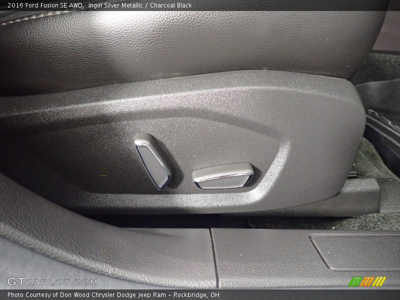 Ingot Silver Metallic / Charcoal Black 2016 Ford Fusion SE AWD