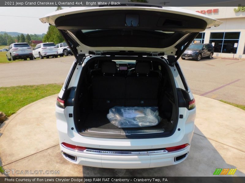 Bright White / Black 2021 Jeep Grand Cherokee L Overland 4x4