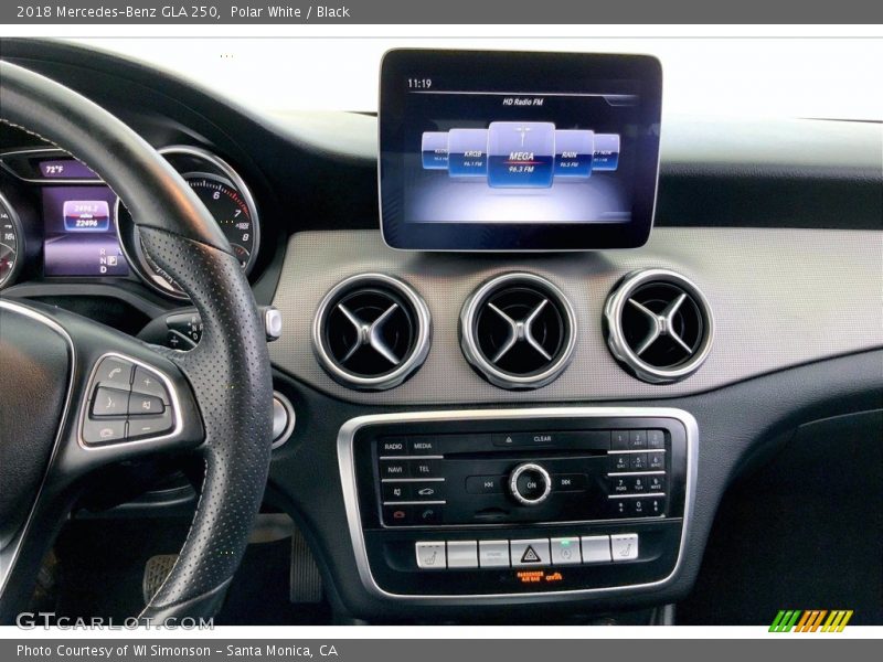 Polar White / Black 2018 Mercedes-Benz GLA 250