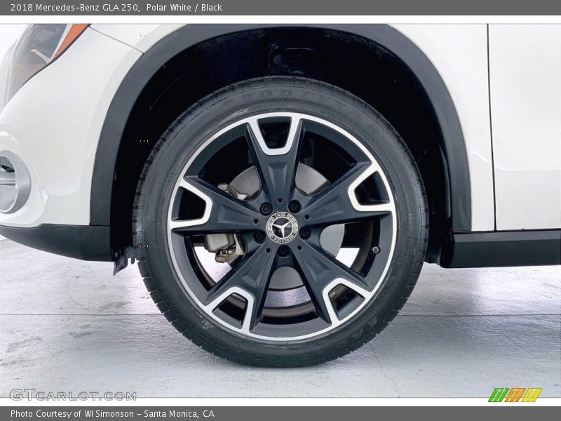 Polar White / Black 2018 Mercedes-Benz GLA 250
