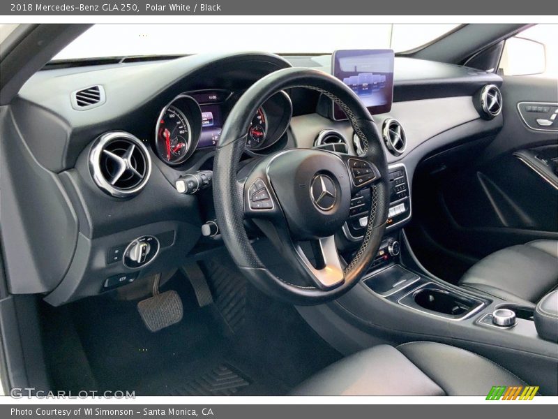 Polar White / Black 2018 Mercedes-Benz GLA 250