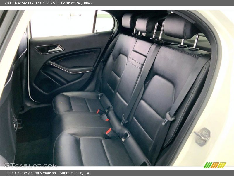 Polar White / Black 2018 Mercedes-Benz GLA 250
