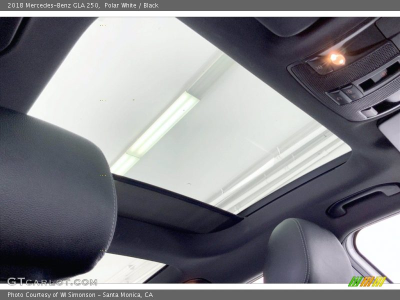 Polar White / Black 2018 Mercedes-Benz GLA 250