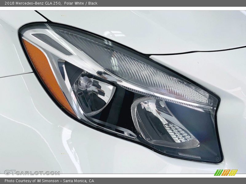Polar White / Black 2018 Mercedes-Benz GLA 250