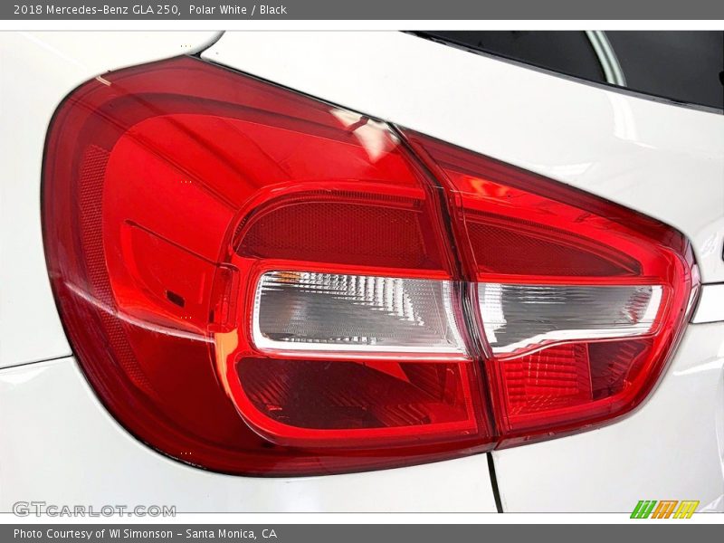 Polar White / Black 2018 Mercedes-Benz GLA 250