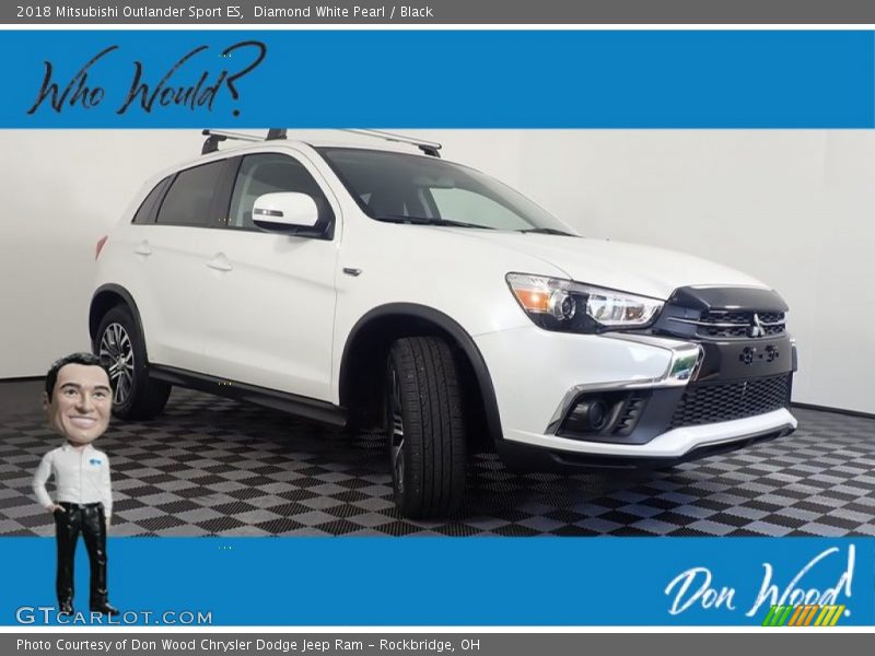 Diamond White Pearl / Black 2018 Mitsubishi Outlander Sport ES