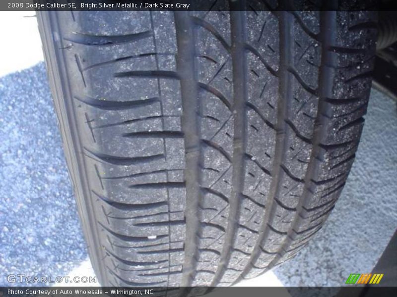 Bright Silver Metallic / Dark Slate Gray 2008 Dodge Caliber SE