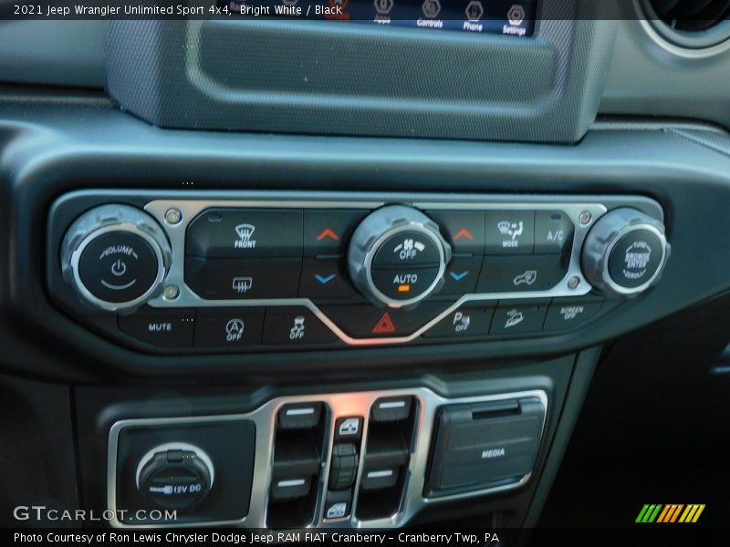 Bright White / Black 2021 Jeep Wrangler Unlimited Sport 4x4