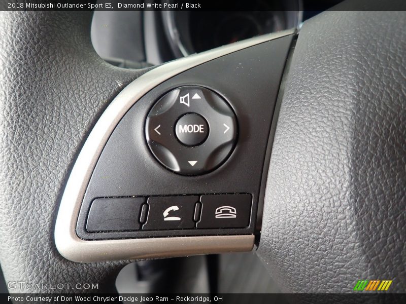 Diamond White Pearl / Black 2018 Mitsubishi Outlander Sport ES