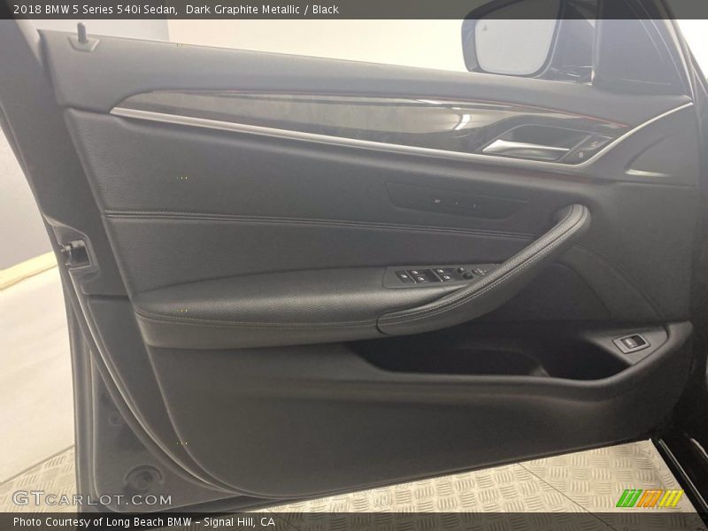 Dark Graphite Metallic / Black 2018 BMW 5 Series 540i Sedan