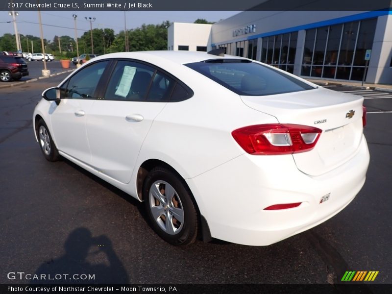 Summit White / Jet Black 2017 Chevrolet Cruze LS