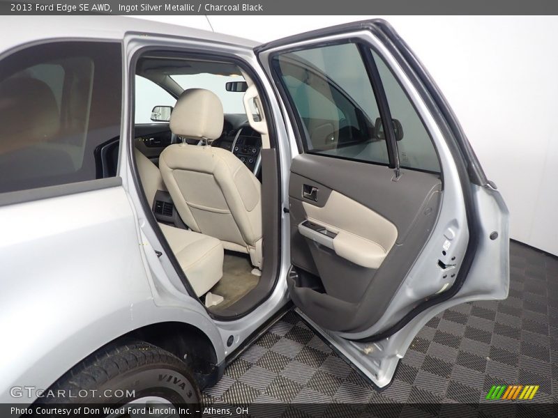 Ingot Silver Metallic / Charcoal Black 2013 Ford Edge SE AWD