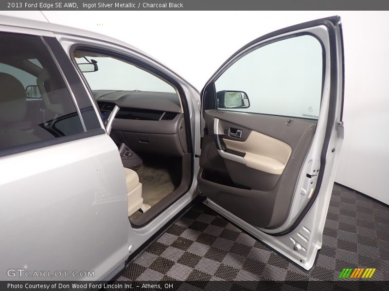 Ingot Silver Metallic / Charcoal Black 2013 Ford Edge SE AWD
