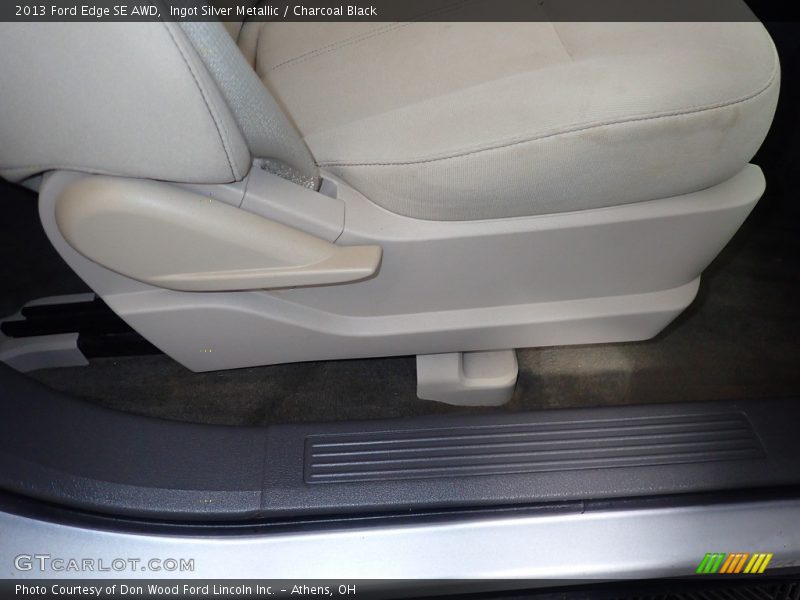 Ingot Silver Metallic / Charcoal Black 2013 Ford Edge SE AWD