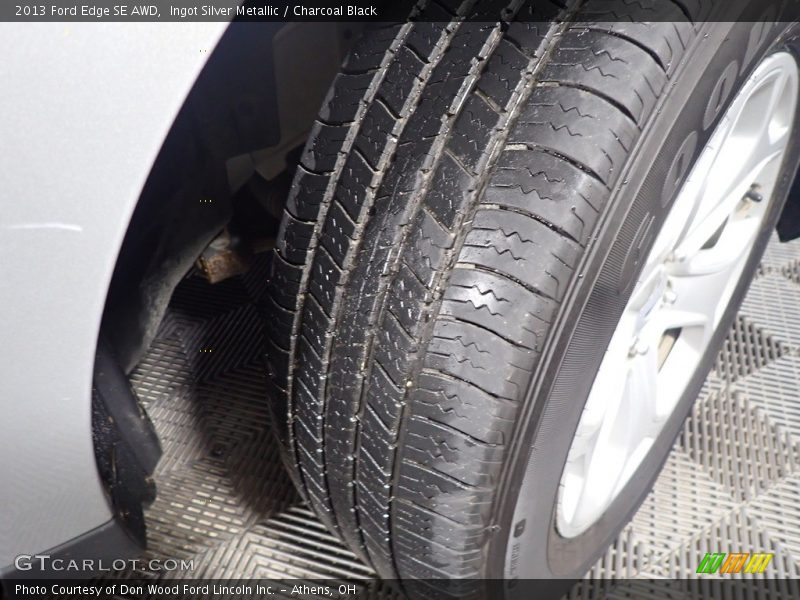 Ingot Silver Metallic / Charcoal Black 2013 Ford Edge SE AWD