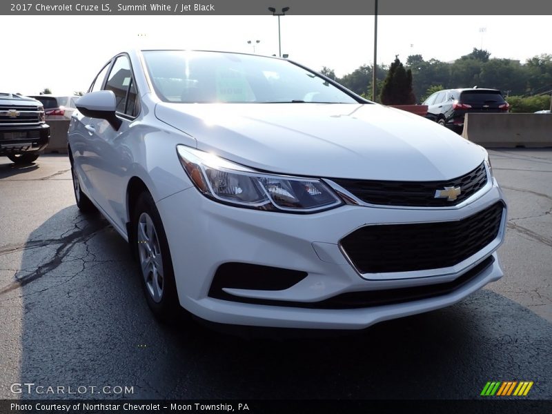 Summit White / Jet Black 2017 Chevrolet Cruze LS