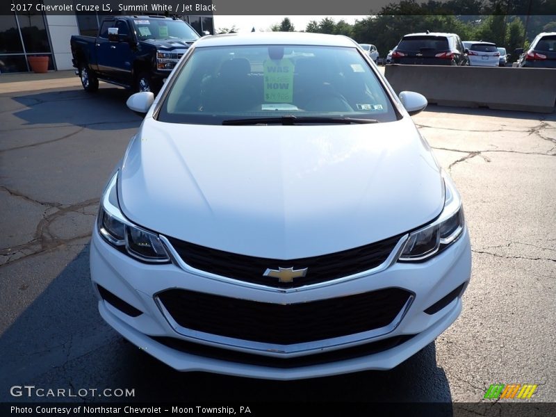 Summit White / Jet Black 2017 Chevrolet Cruze LS