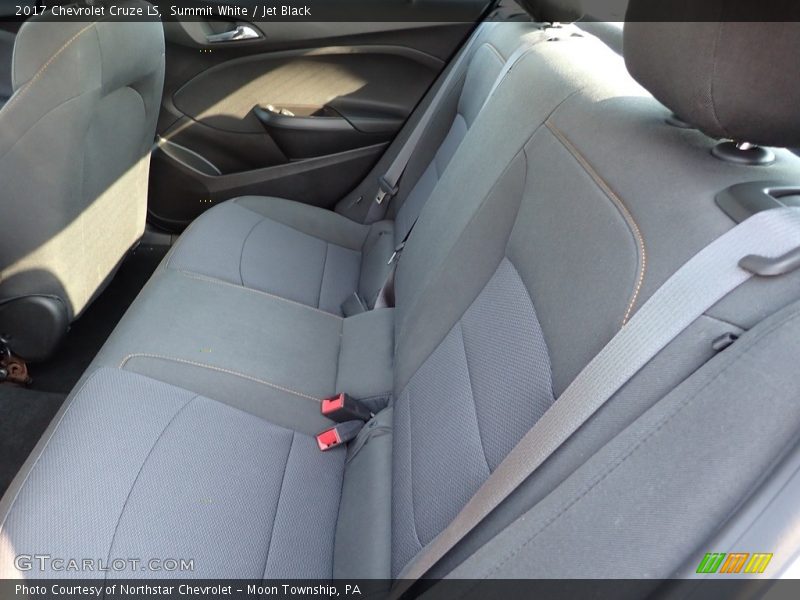 Summit White / Jet Black 2017 Chevrolet Cruze LS