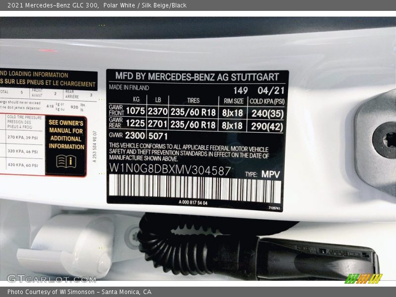Polar White / Silk Beige/Black 2021 Mercedes-Benz GLC 300